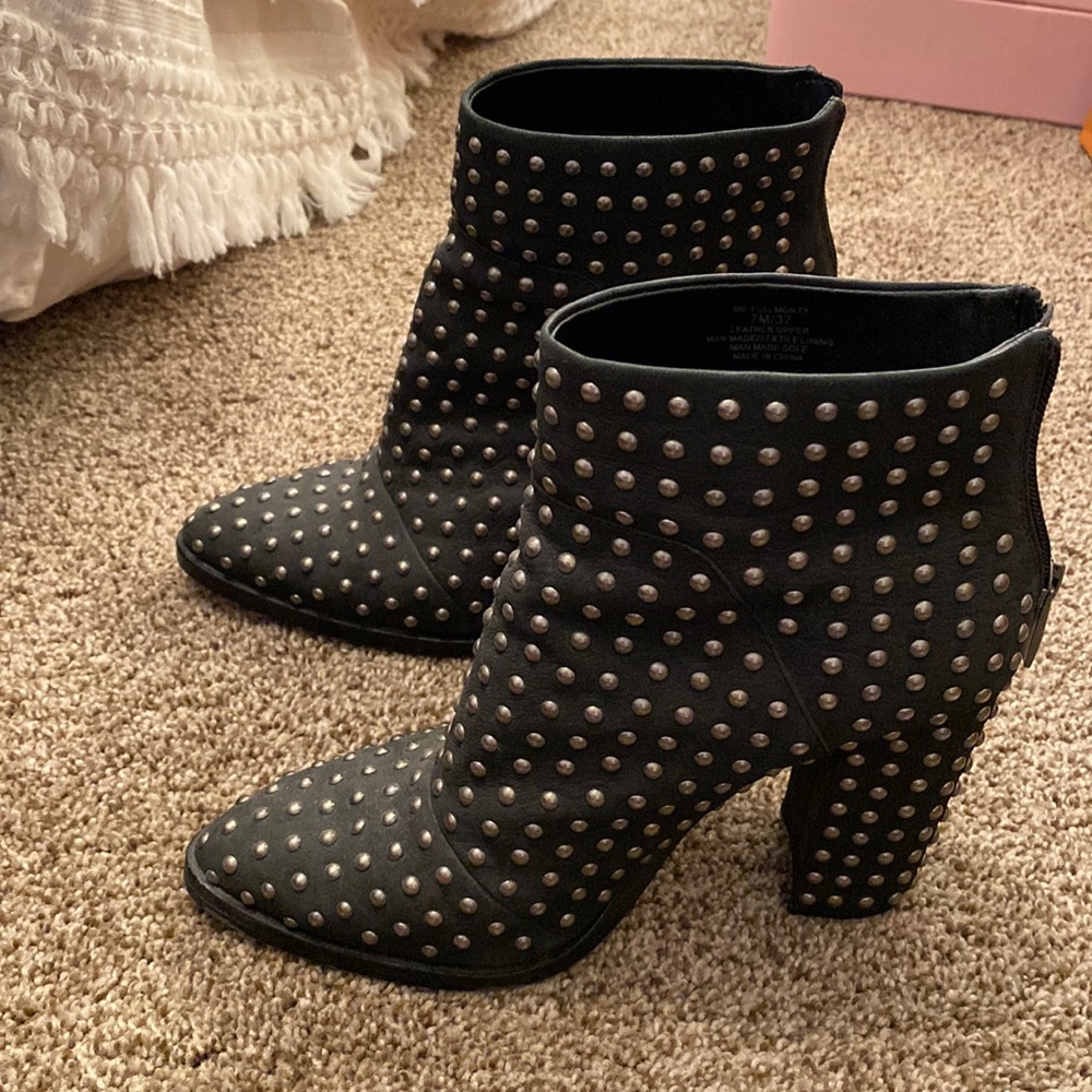 Black bootie!!